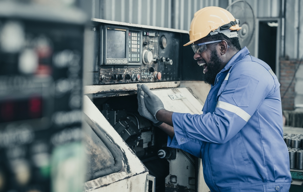 A male engineer's fingers injury was caused by tool and heavy machinery. A lack of proper training when starting work on new equipment causes common injuries among workers in manufacturing industry